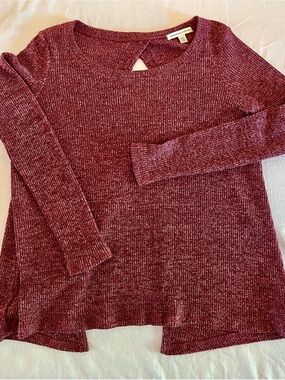 American Eagle Women’s Cozy Open Back Burgandy Wine Sweater, Medium